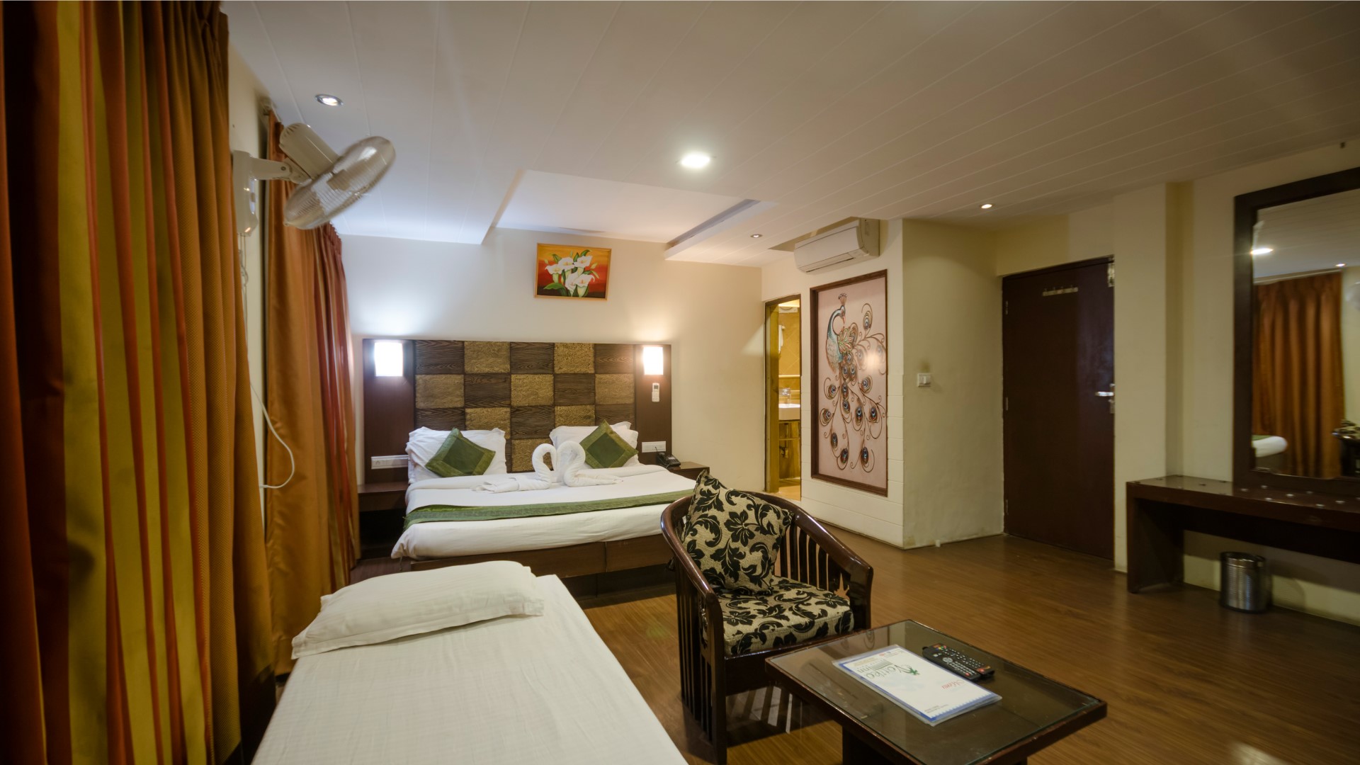 Vatika Inn Hotel Slider 3